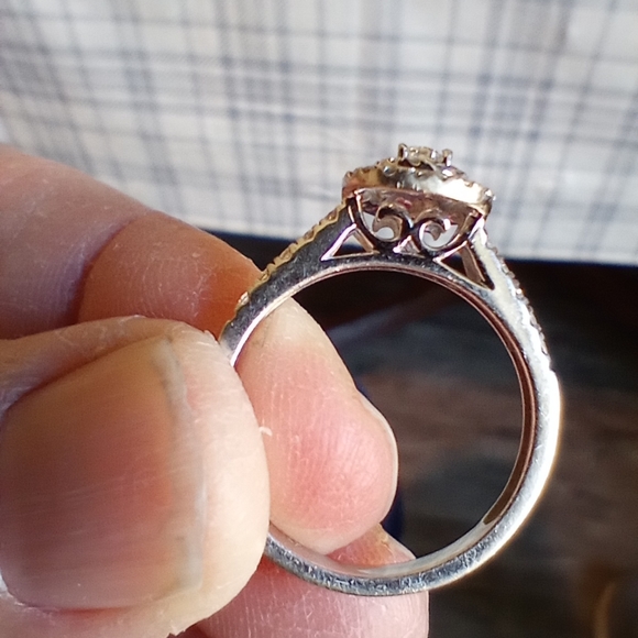 Diamond ring - Picture 3 of 6